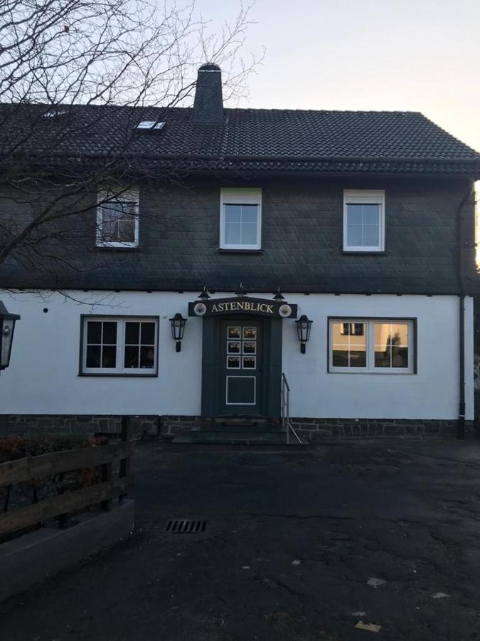 Haus Astenblick In Winterberg Fuer Bis Zu 35 Personen Fuer Wanderveranstaltungen Und Familienfeiern Εξωτερικό φωτογραφία
