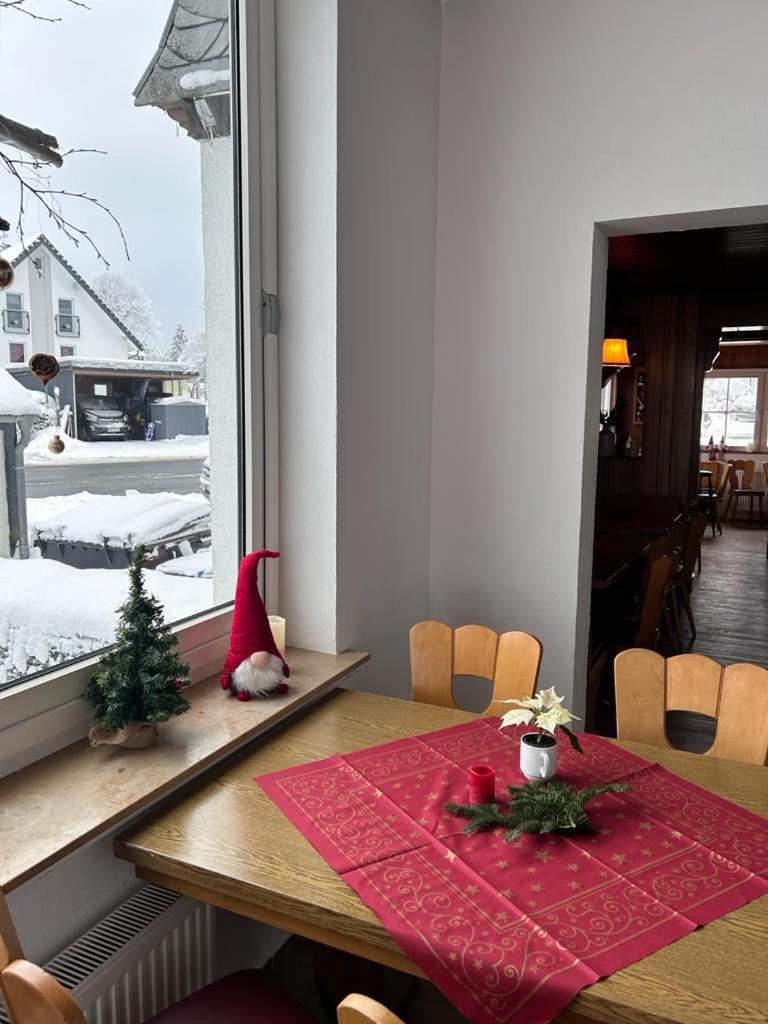 Haus Astenblick In Winterberg Fuer Bis Zu 35 Personen Fuer Wanderveranstaltungen Und Familienfeiern Εξωτερικό φωτογραφία