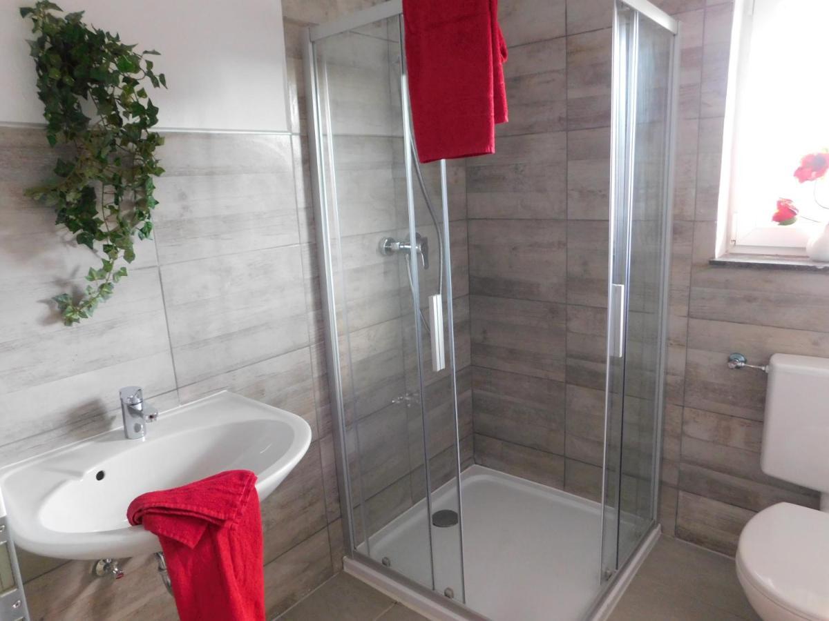 Haus Astenblick In Winterberg Fuer Bis Zu 35 Personen Fuer Wanderveranstaltungen Und Familienfeiern Εξωτερικό φωτογραφία